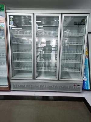 Three Glass Doors Refrigerated Stereoscopic Display Cabinet Commercial